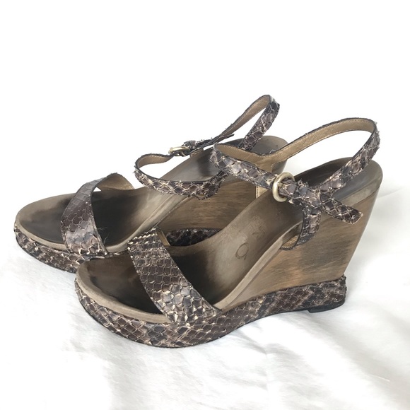 Brown and gold leather wedges - Picture 1 of 9
